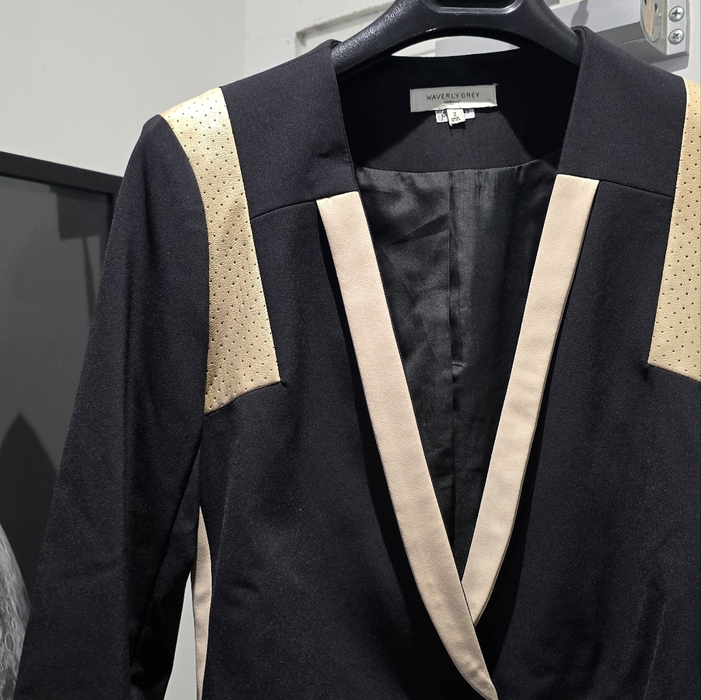 Waverly Grey Black and Tan Blazer